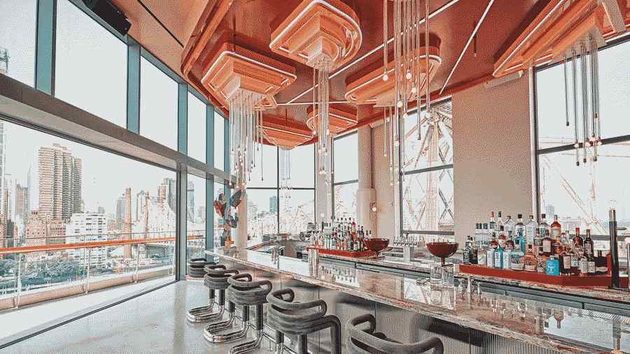 este novo bar na cobertura oferece vistas nunca antes vistas da cidade de nova york