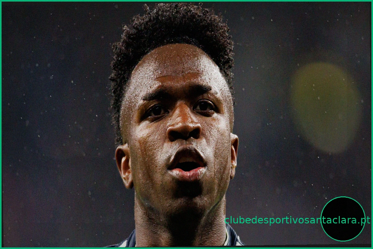Ícone do Real Madrid adverte Vinícius Júnior contra transferência para o Arsenal: ‘Não há volta… aconteceu com o Özil também’