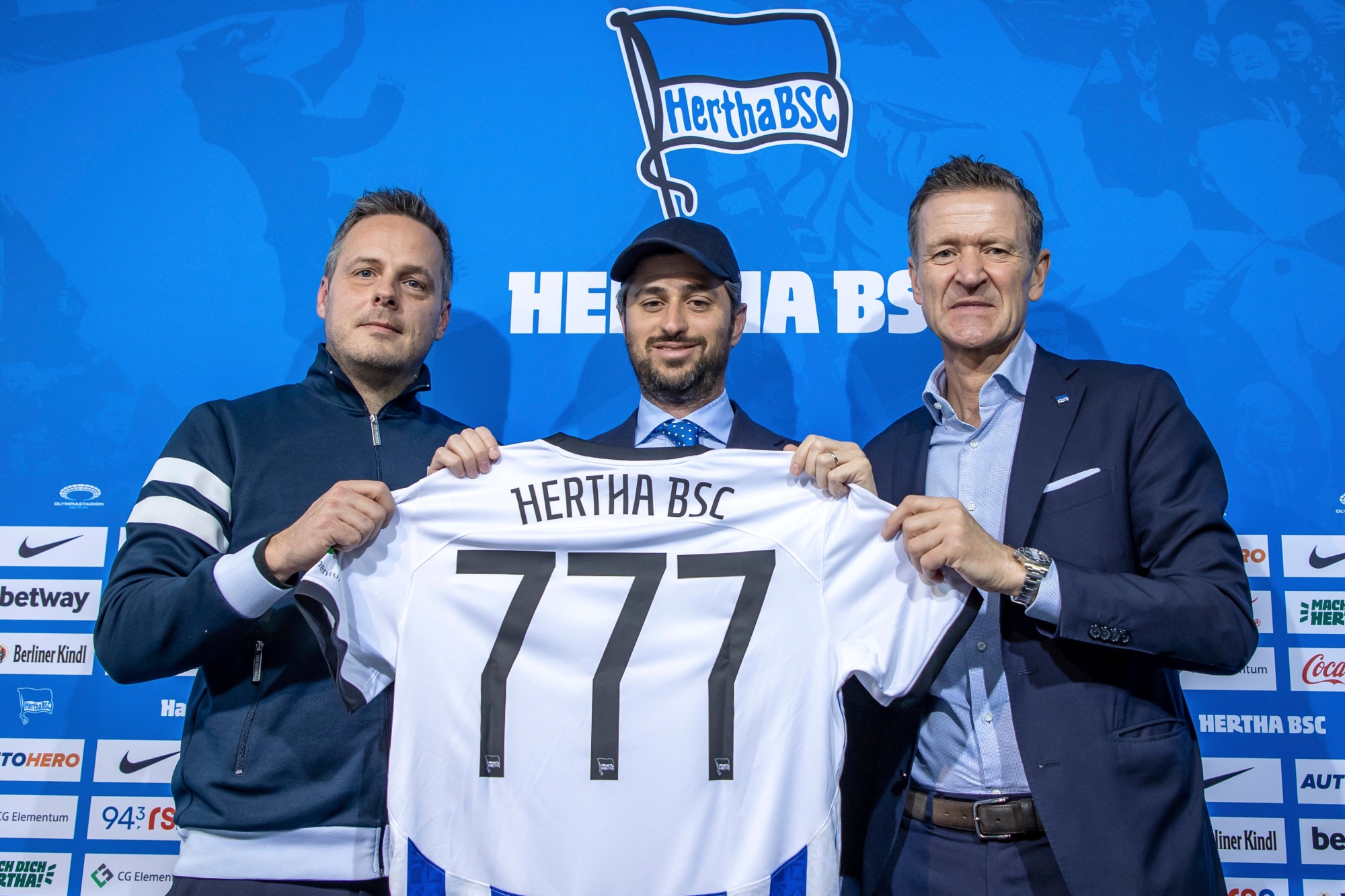 Preview Duo of Bundesliga clubs monitoring Hertha BSC full-back Kenny