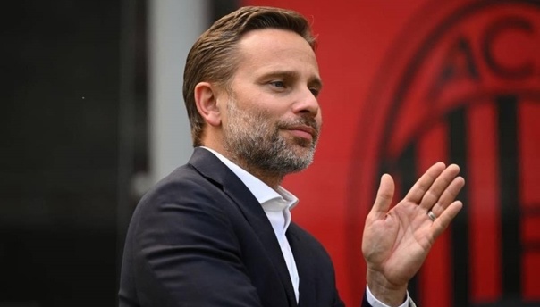 Preview Furlani inspira-se em De Laurentiis: Allegri no Milan como Conte no Napoli. Relançar um projeto e sonhar alto no ano zero sem Taças. Assim será a revolução com as ambições que regressam de Grande Milan