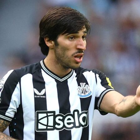 Newcastle lidera corrida por médio ‘fantástico’ de £34 milhões em meio a receios de saída de Tonali