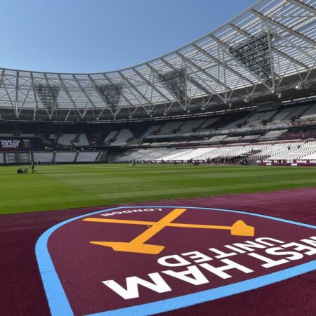 West Ham Lidera Corrida por Stassin