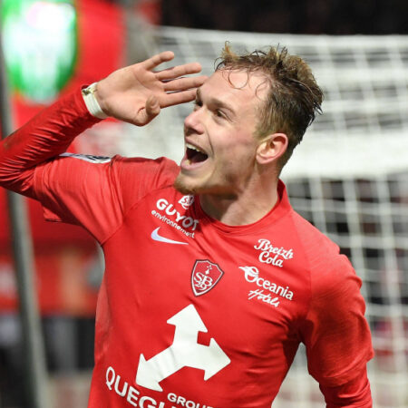 Irvin Cardona ruma em definitivo ao Saint-Étienne