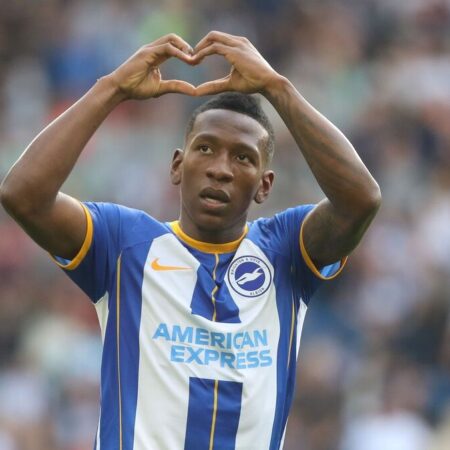 Man Utd Vira-se para Estupiñán do Brighton como Alvo Principal
