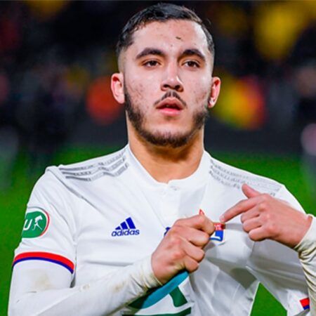 Lyon rejeita proposta inicial do Manchester City por Rayan Cherki