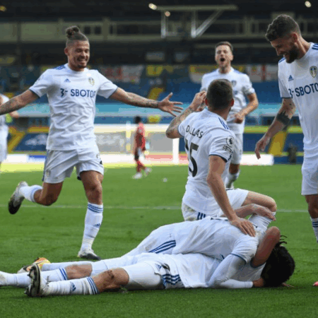 Leeds United e Fulham Interessados em Estrela Destra da Bundesliga