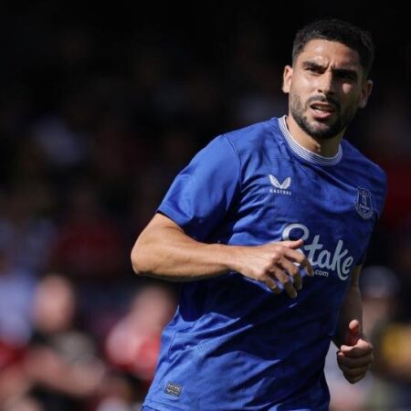 Lens interessado em Neal Maupay do Marselha