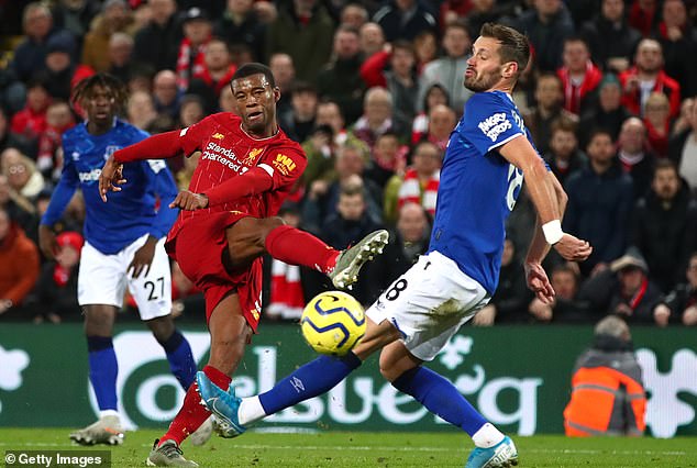 Preview Everton entra na corrida por defesa da Bundesliga de £8.5m