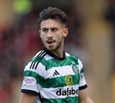 Newcastle Avalia Contratação de Nicolas Kuhn do Celtic como Alternativa a Anthony Elanga