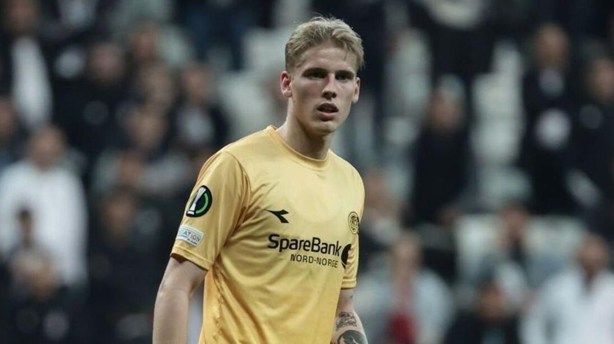 Preview Médio Albert Grønbæk (Rennes) emprestado ao Genoa com opção de compra