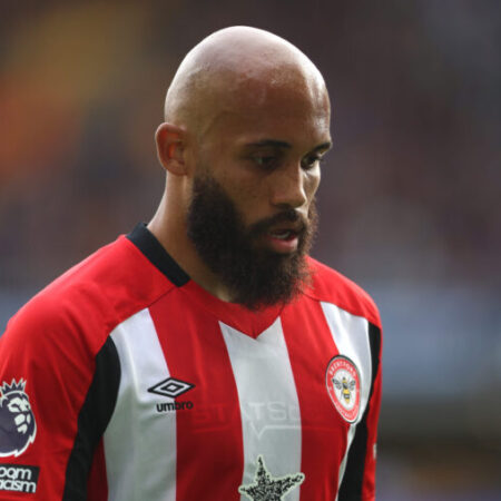 United negocia contratação de avançado por £52m, ideal para jogar com Mbeumo