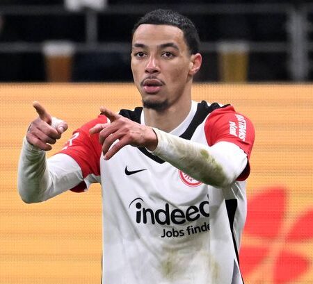 Liverpool set to send nearly £10m to Chelsea as they close in on centre-back deal