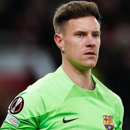 Mónaco conversa com Marc-André ter Stegen do Barcelona