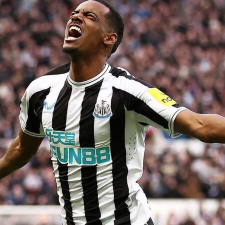 Resposta a Isak: Spurs preparam oferta concreta por “lenda viva” de £25m