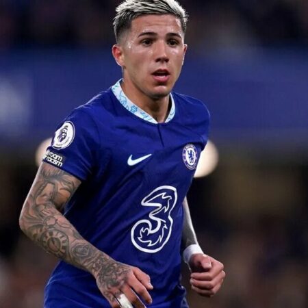 Enzo Fernández e João Félix no Chelsea: Contraste de Destinos Após $1 Bilhão