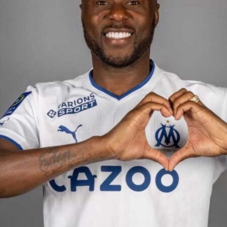Mbemba Confirma Saída do Olympique de Marseille