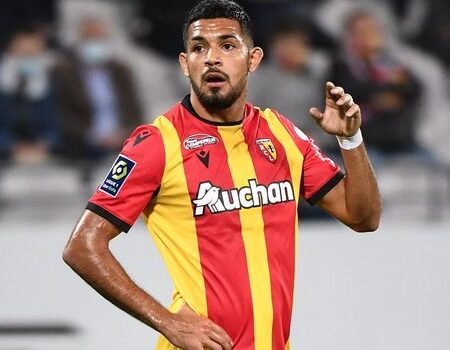 Facundo Medina Reforça a Defesa do Marselha