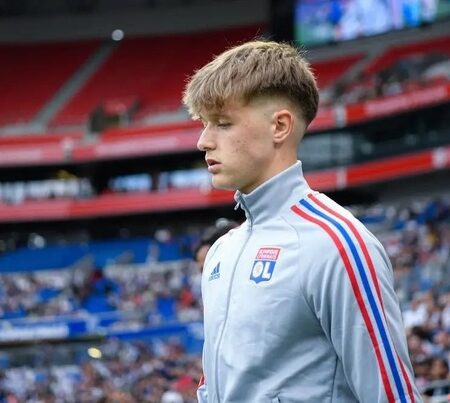 Oficial: Johann Lepenant assina pelo Nantes vindo do Lyon