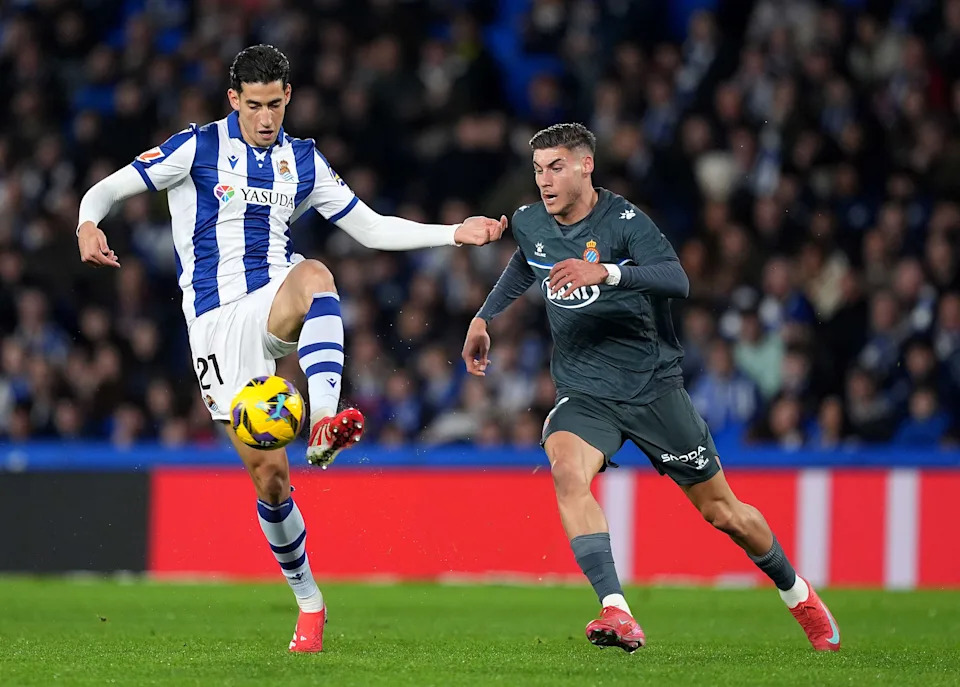 Preview Sunderland Junta-se a Marselha e Milan na Corrida por Nayef Aguerd