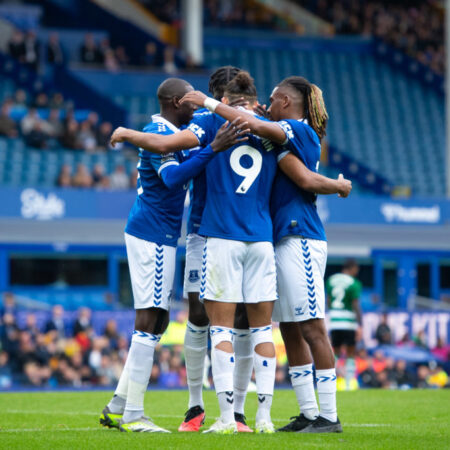 Everton na Corrida por Jovem Estrela Inglesa de Sub-21 Avaliada em £25 Milhões