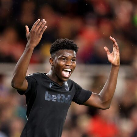 Lille rivaliza com Aston Villa na corrida por Sol Sidibé do Stoke City