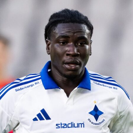 OGC Nice apresenta proposta por Kojo Peprah Oppong