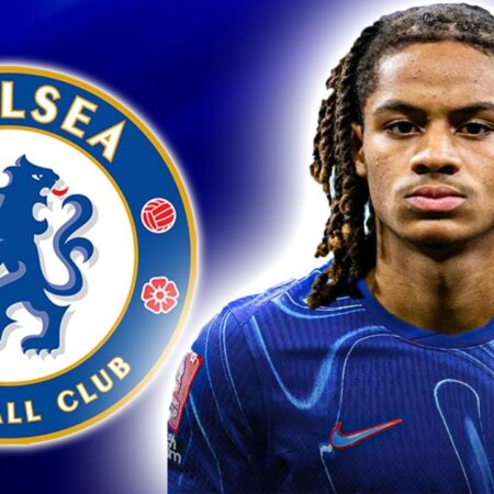 Transferência Confirmada: Mathis Amougou deixa o Chelsea para o Estrasburgo em definitivo