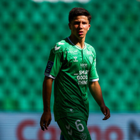 Benjamin Bouchouari: Saída do Saint-Étienne à Vista com Girona e Trabzonspor Atentos