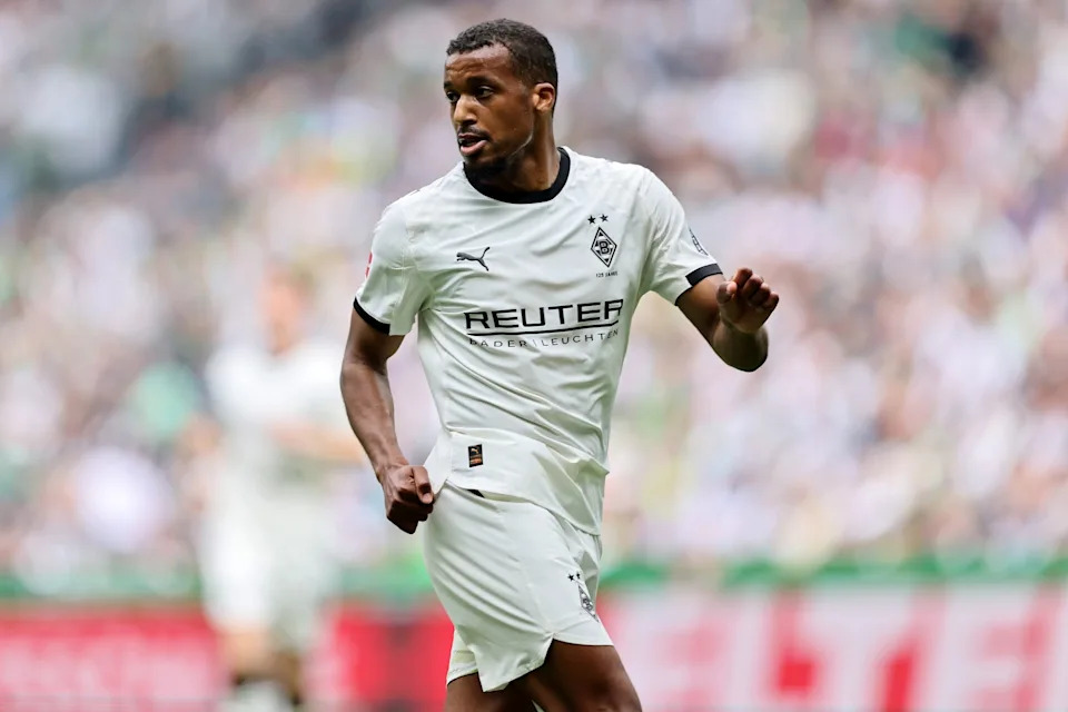 Preview Alassane Pléa assina oficialmente pelo PSV Eindhoven, superando interesse do Lille