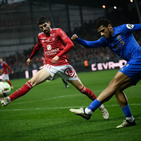 Rennes Demonstra Interesse Em Pierre Lees-Melou Do Brest