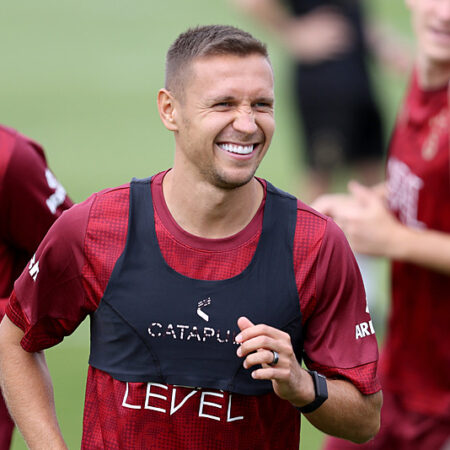 Przemyslaw Frankowski: Paris FC e Rennes na Disputa pelo Defesa do Galatasaray