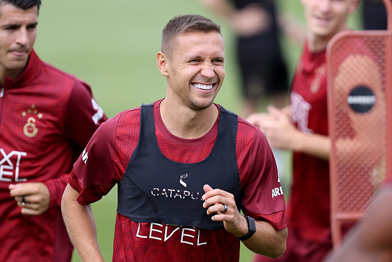 Preview Przemyslaw Frankowski: Paris FC e Rennes na Disputa pelo Defesa do Galatasaray