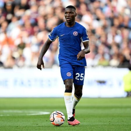 Chelsea Acorda Termos com Estrela de £60M: Um Companheiro de Equipa de Sonho para Simons