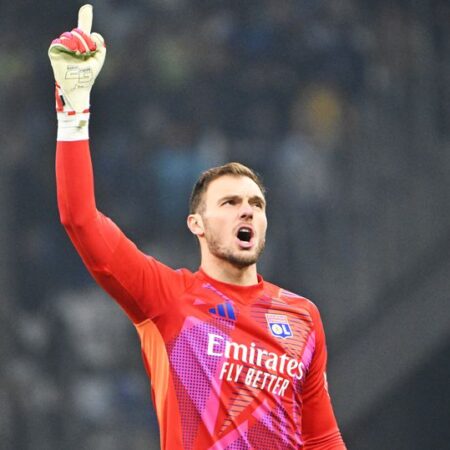 Leeds United Garante Acordo por Lucas Perri