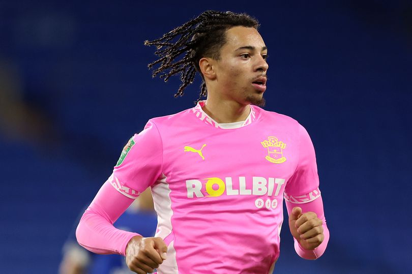 Preview Samuel Edozie do Southampton a Caminho do Strasbourg em Acordo Definitivo