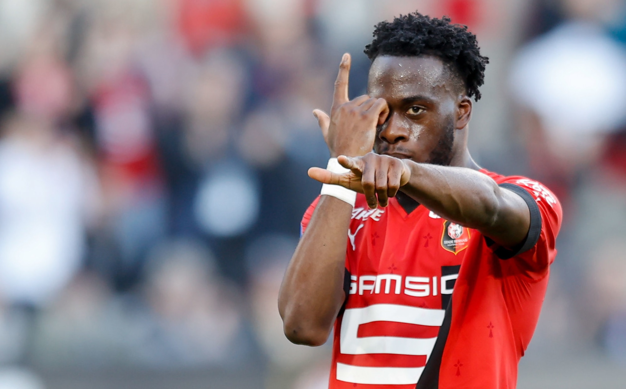 Preview Brentford em Contacto por Arnaud Kalimuendo do Rennes