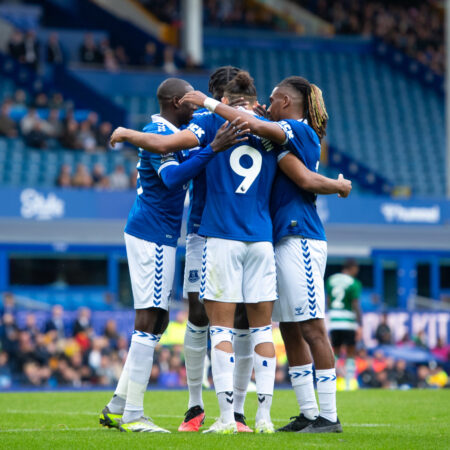 Everton pondera oferta por “incrível” defesa da La Liga avaliado em £13M