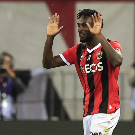 Aston Villa Fecha Acordo de €35M por Evann Guessand do OGC Nice