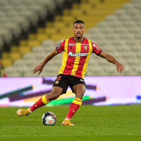 Facundo Medina: Lesão no Tornozelo Atrasará Estreia no Olympique de Marseille