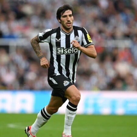 Newcastle acelera na corrida para contratar ex-artilheiro da Bundesliga avaliado em £35M