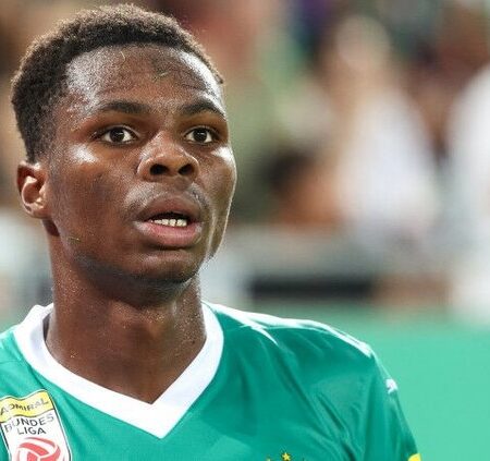 Oficial: Lens Contrata Mamadou Sangaré ao Rapid Wien