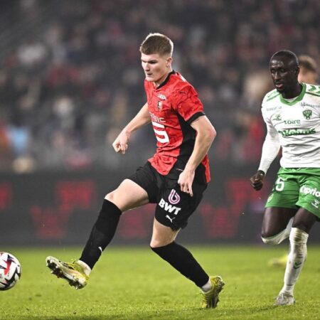Wrexham Interessado em Jordan James, Médio do Rennes