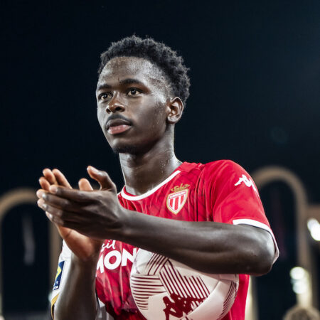 Atalanta Entra na Disputa por Soungoutou Magassa, Desafiando West Ham e Nottingham Forest