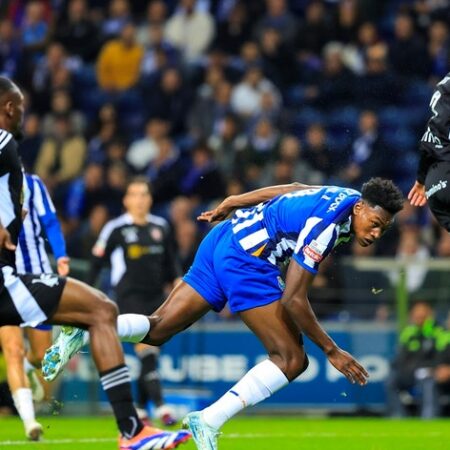 FC Porto x Casa Pia: O ‘Farioliball’ Continua, com Luuk de Jong a Titular