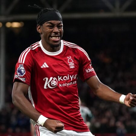 Estrasburgo Recusa Oferta de €35M do Nottingham Forest por Dilane Bakwa