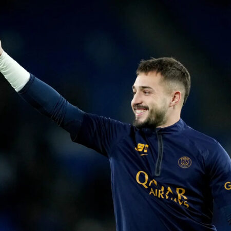 Arnau Tenas Completa Transferência para o Villarreal: Do PSG à La Liga