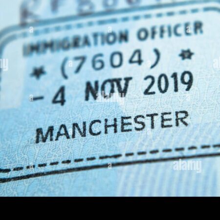 Burnley Visa Estrela “Excecional” Tipo Casemiro com Cláusula de Mais de £100 Milhões