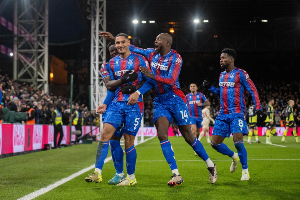 Preview Crystal Palace Perto de Acordo por Promissor Jovem Talento