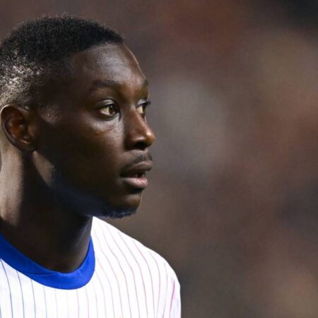 Aston Villa e Newcastle mostram interesse tardio em Randal Kolo Muani