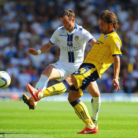 Leeds United: Última Tentativa por Atacante “Fantástico” e Resposta Recebida